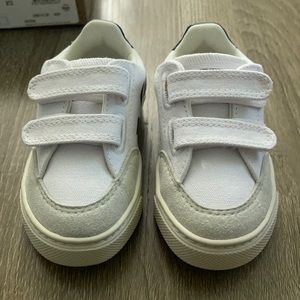 Veja Toddler Sneaker Size 8